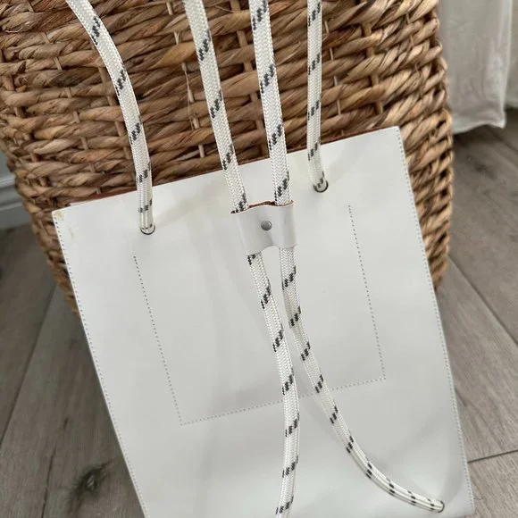 COS White Backpack Leather backpack Cos White in Leather - 17674732 main image 2
